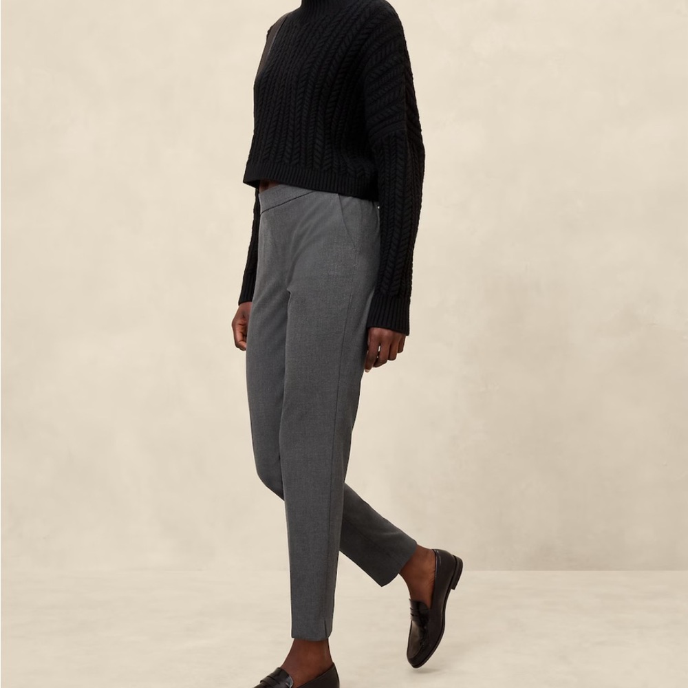 Brand New Charcoal Heather Tapered Pant Size 8